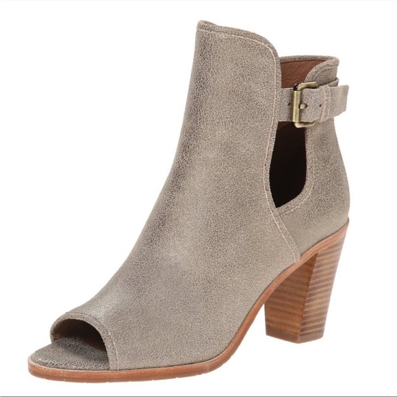 Donald J Pliner size 7.5 Kara Peep Toe Crackle Leather Ankle Bootie Heels Taupe - Picture 1 of 16